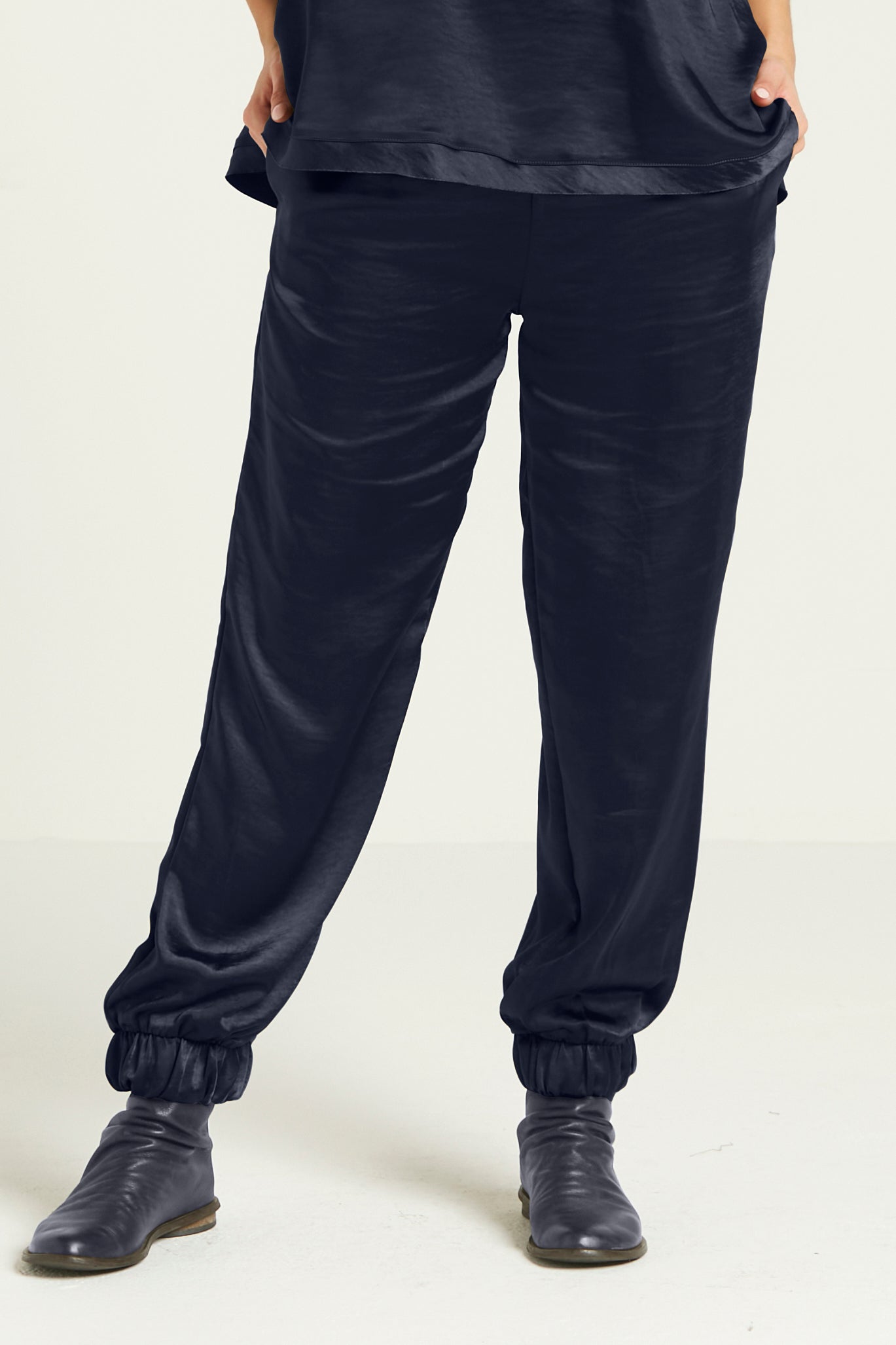Sateen Jogger