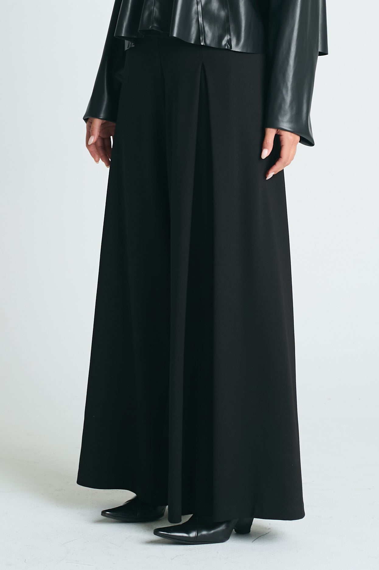 Scuba Single Pleat Pants