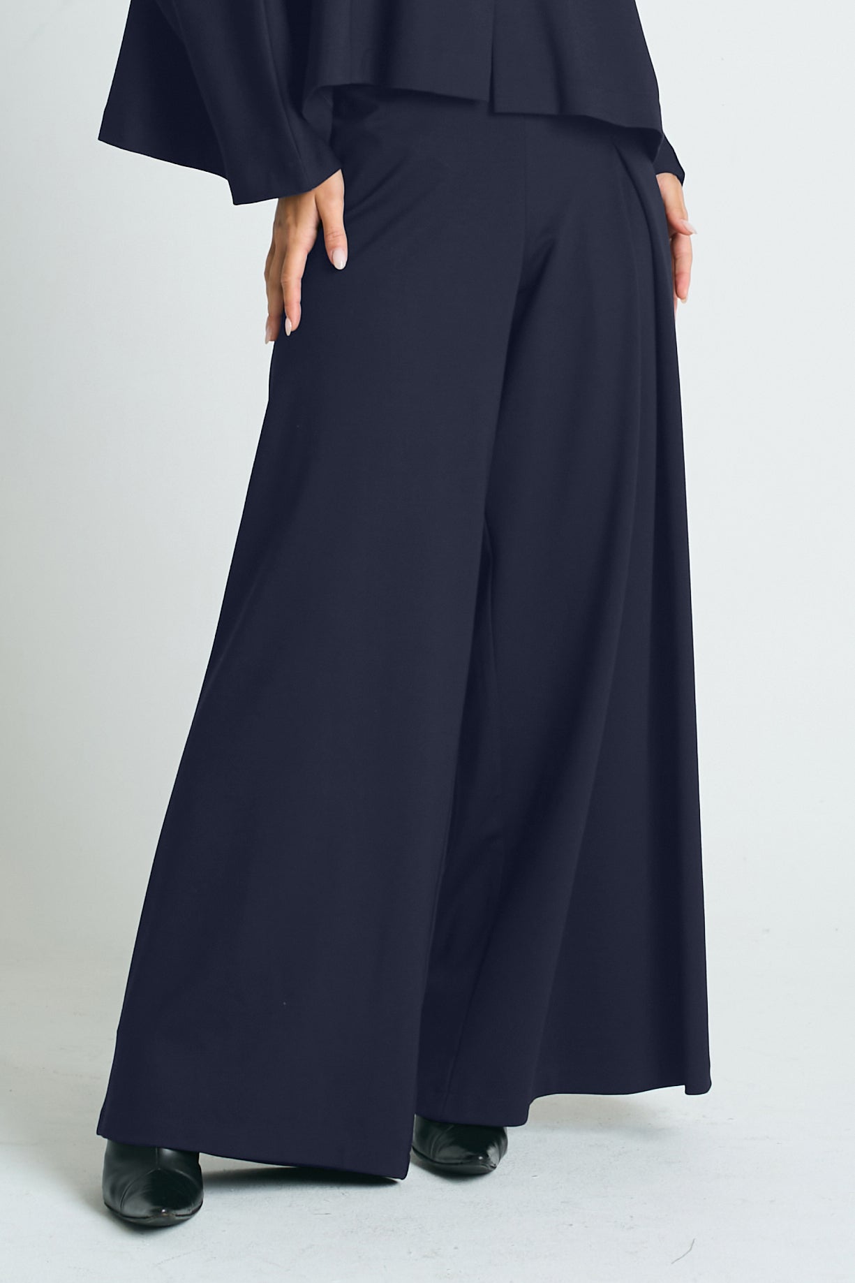 Scuba Single Pleat Pants